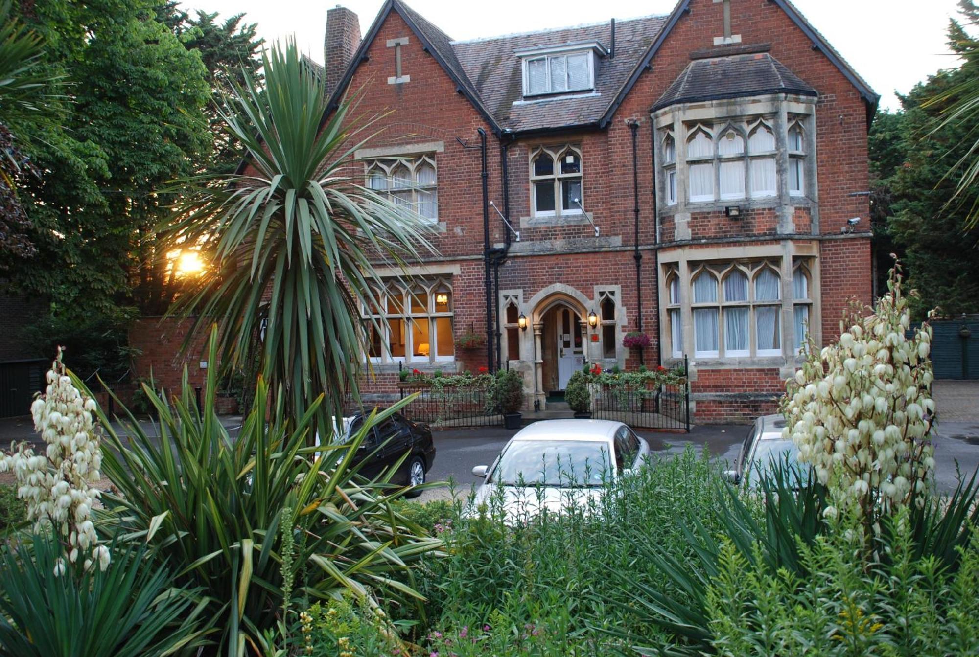 Beech House Hotel Reading Exterior photo